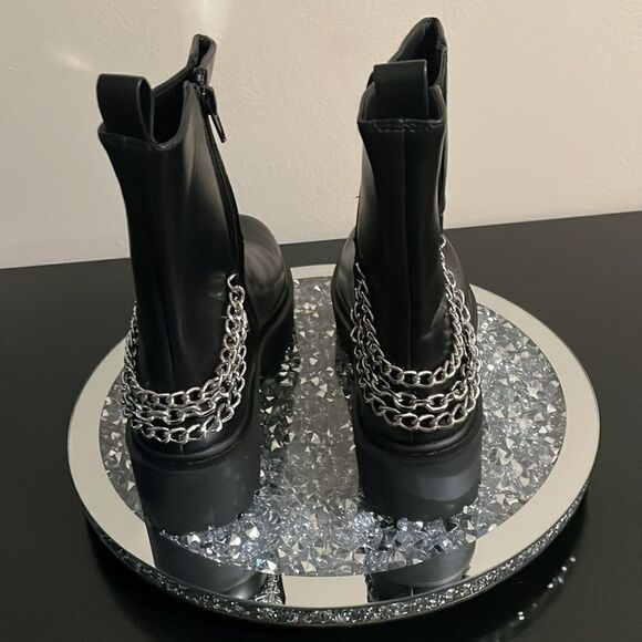 New Wild Pair rocksann round toe punk rock ankle lug boot silver chain size 7.5 - Picture 6 of 8